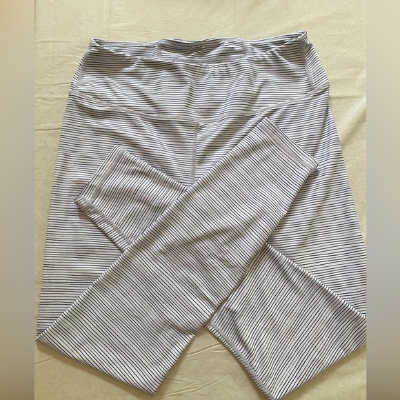 AllFenix Piper Black/White Stripe Leggings - Picture 1 of 6